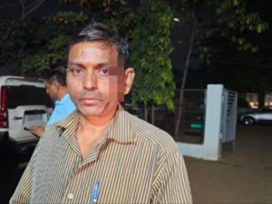 अधिकारी की बेटी ने ड्राइवर से भागकर की शादी: लड़की और लड़के पक्ष थाने में भिड़े, दुल्हे के पिता का फूटा सर